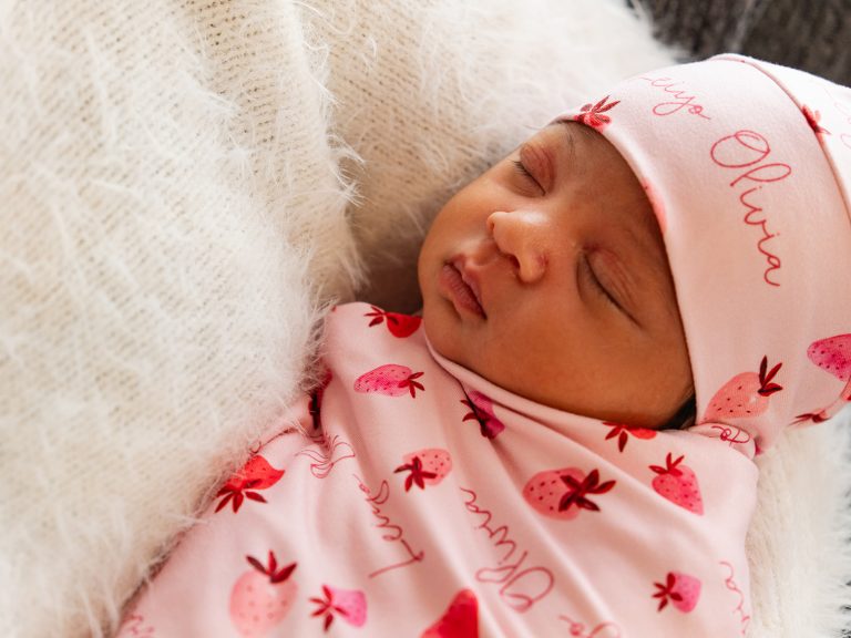 Read more about the article The Benefits of In-Home Newborn Photography in Buffalo, NY