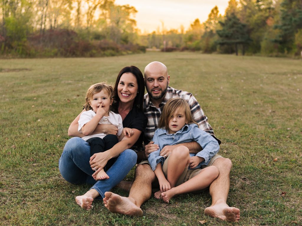 What to wear for documentary family session Buffalo - comfortable coordinated outfits