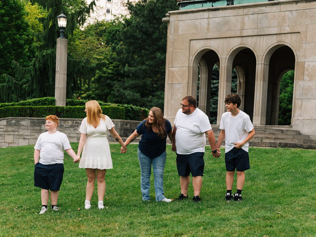 Grand Island family having family photos taken